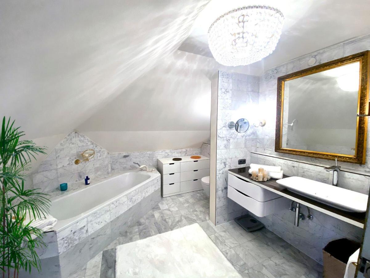 Ultimate Concierge Serviced Private Penthouse Apartment, In Altstadt Salzbourg