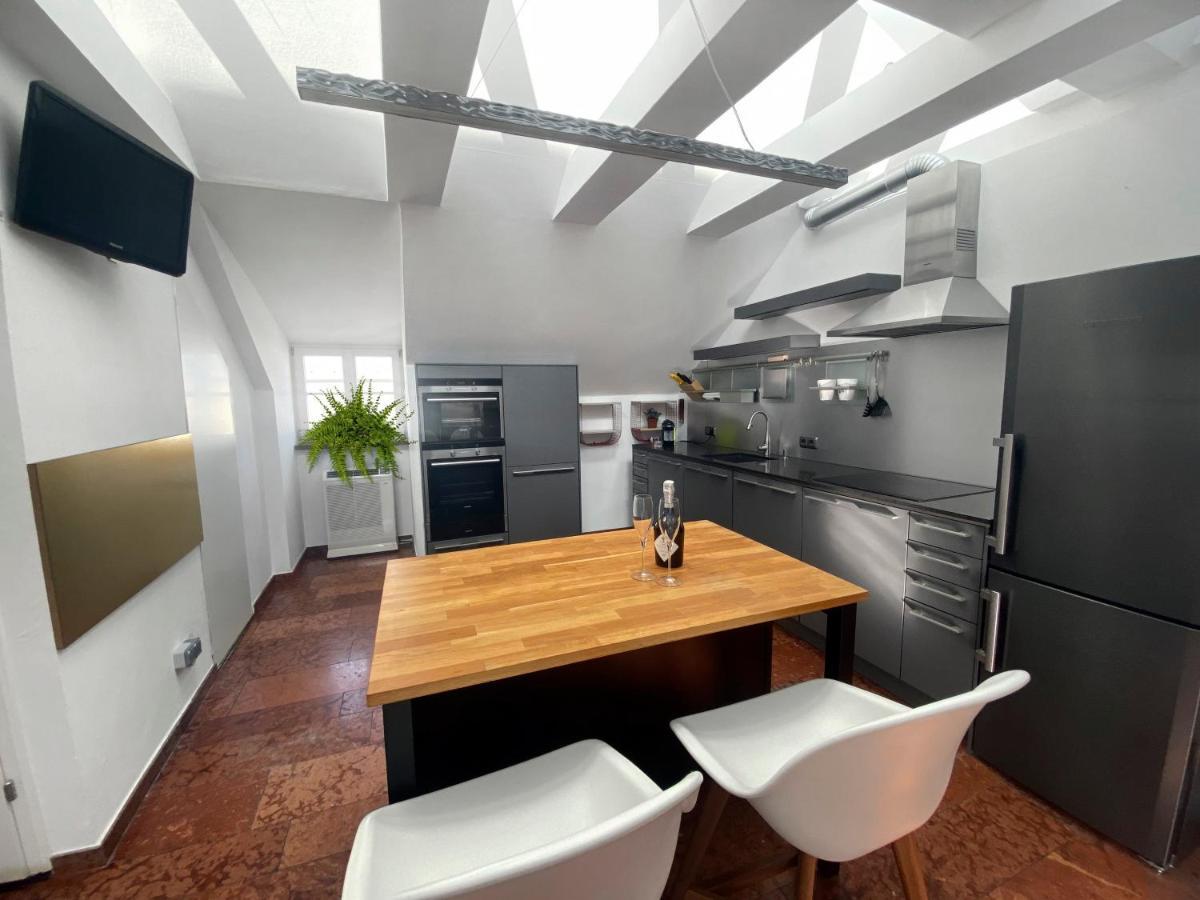 Ultimate Concierge Serviced Private Penthouse Apartment, In Altstadt Salzbourg